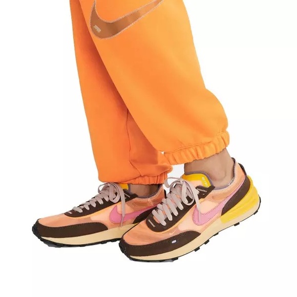 Nike - Swoosh High Waist Joggers - Picture 5 of 5